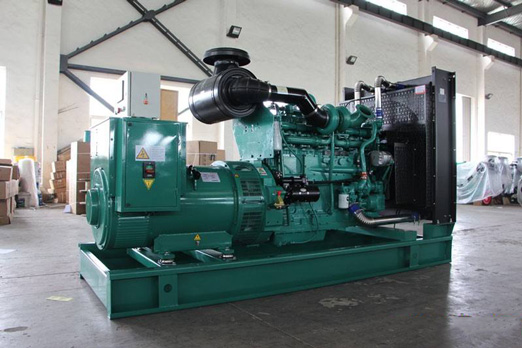 永川320kw康明斯柴油发电车出租